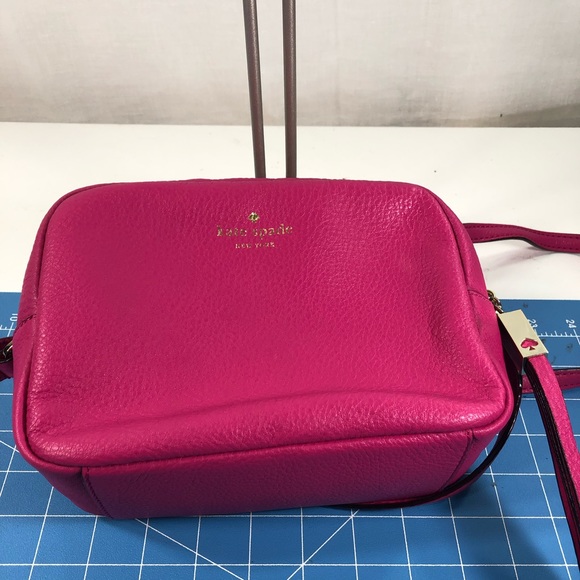 Kate Spade Pink Crossbody Bag. - Picture 4 of 7